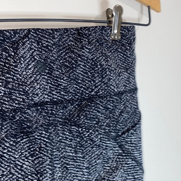 🦋Black and grey ombré high waisted leggings! - Picture 6 of 7